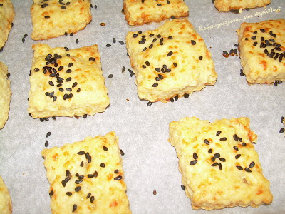 Πανεύκολα αλμυρά μπισκοτάκια με ελαιόλαδο και τυρί