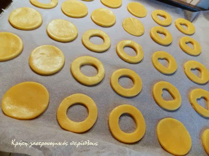Σαμπλέδες: βουτυράτα μπισκότα με την εξελληνισμένη εκδοχή της γαλλικής pâte sablée