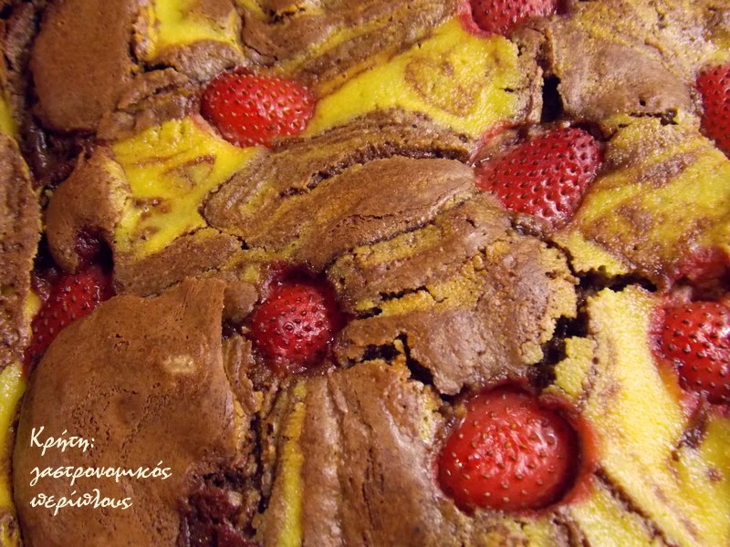 Σοκολατένιο κέικ μυζήθρας με φράουλες