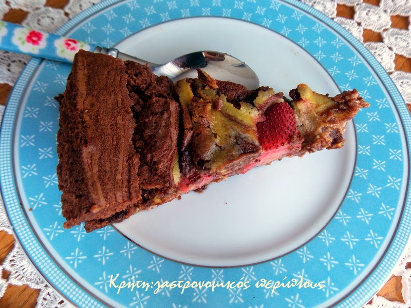 Σοκολατένιο κέικ μυζήθρας με φράουλες