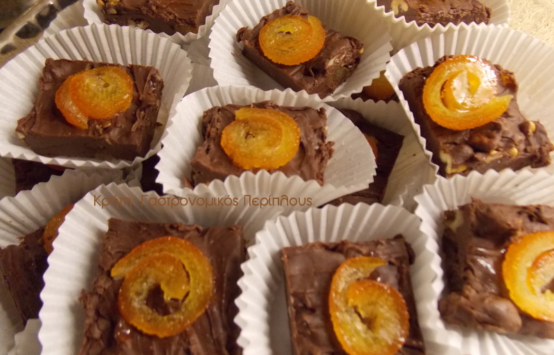 Βελούδινα σοκολατάκια με ζαχαρούχο γάλα (VIDEO)