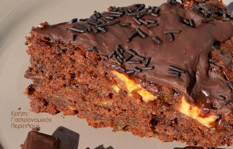 Σοκολατένιο κέικ κολοκυθιού (και σε παραλλαγή σοκολατόπιτας)