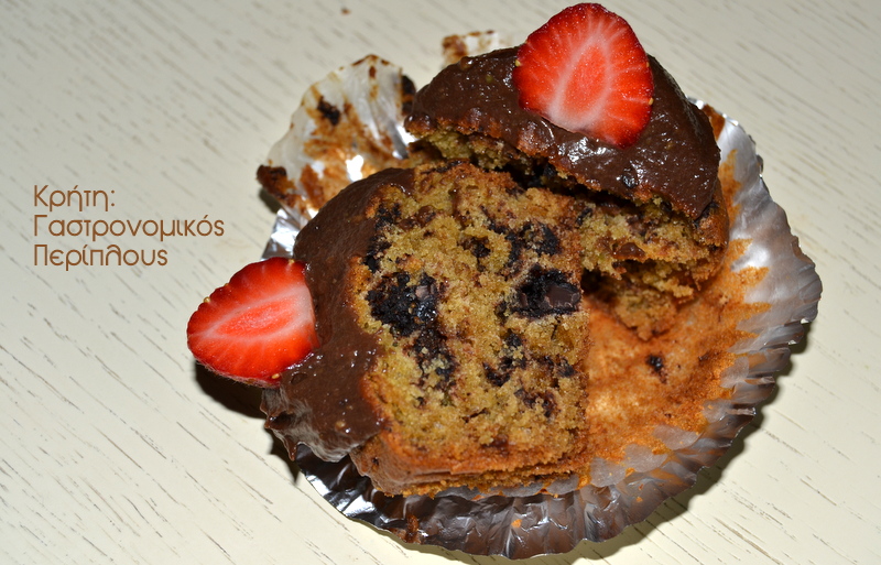 Μικρά κέικ μελιού με αβοκάντο και κρέμα σοκολάτας &#8211; αβοκάντο!