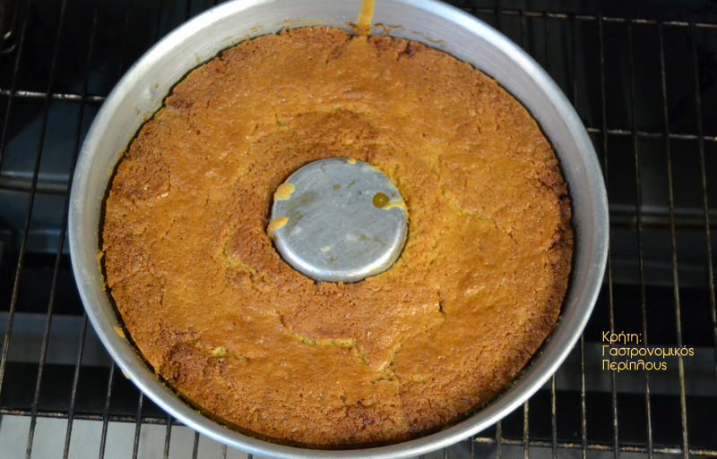Αναποδογυρισμένο κέικ με κεράσια και ινδοκάρυδο
