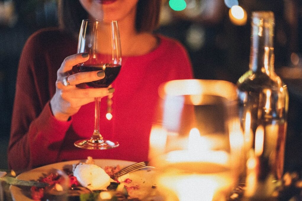 8 oφέλη από την κατανάλωση κρασιού